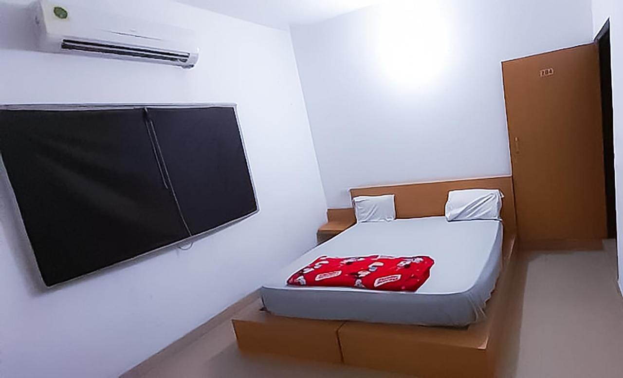 Roomshala 110 Hotel Mulaqaat - Shiv Nadar University Dadri Eksteriør bilde