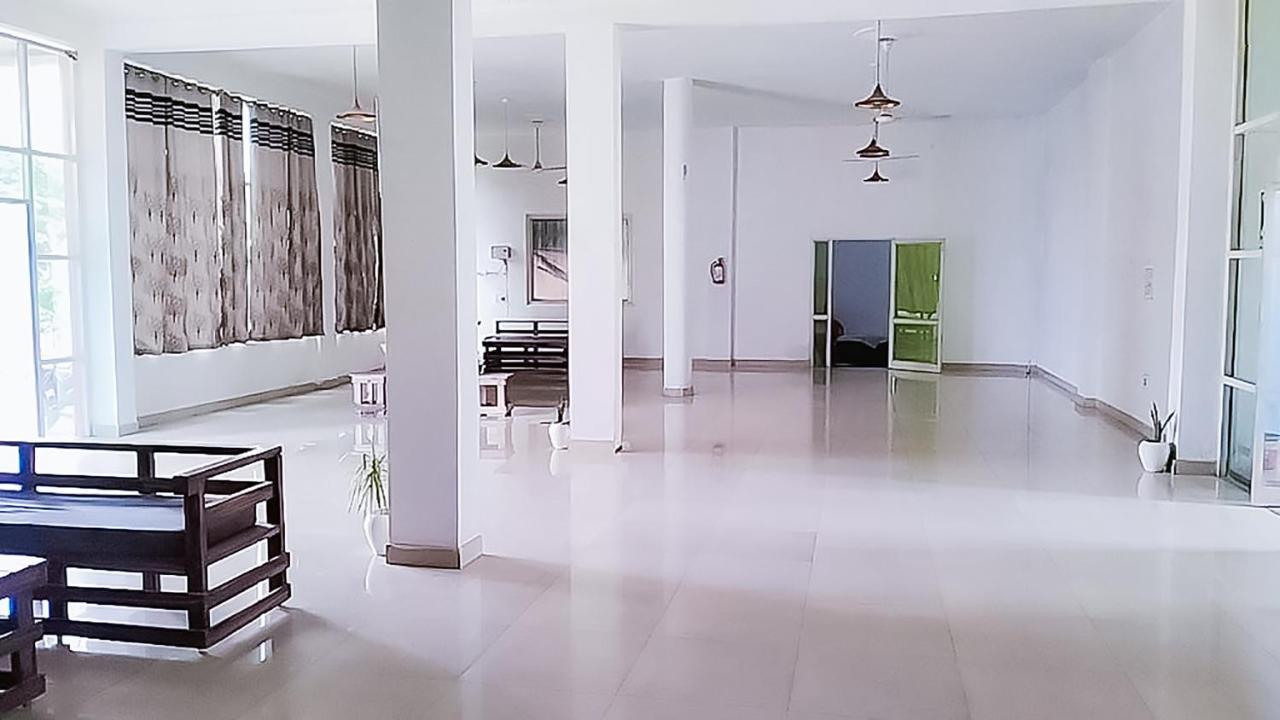 Roomshala 110 Hotel Mulaqaat - Shiv Nadar University Dadri Eksteriør bilde