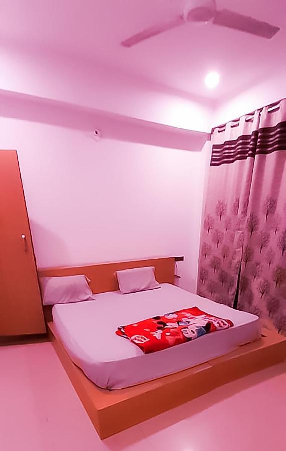 Roomshala 110 Hotel Mulaqaat - Shiv Nadar University Dadri Eksteriør bilde