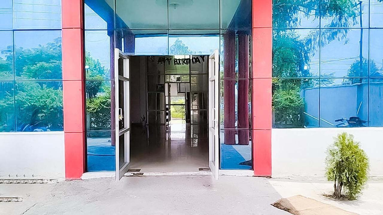 Roomshala 110 Hotel Mulaqaat - Shiv Nadar University Dadri Eksteriør bilde