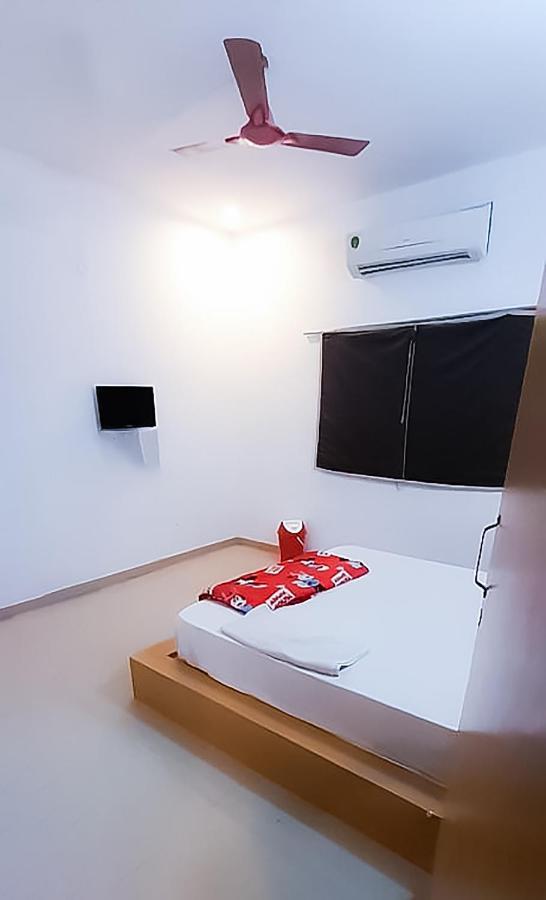 Roomshala 110 Hotel Mulaqaat - Shiv Nadar University Dadri Eksteriør bilde