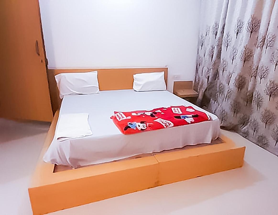 Roomshala 110 Hotel Mulaqaat - Shiv Nadar University Dadri Eksteriør bilde