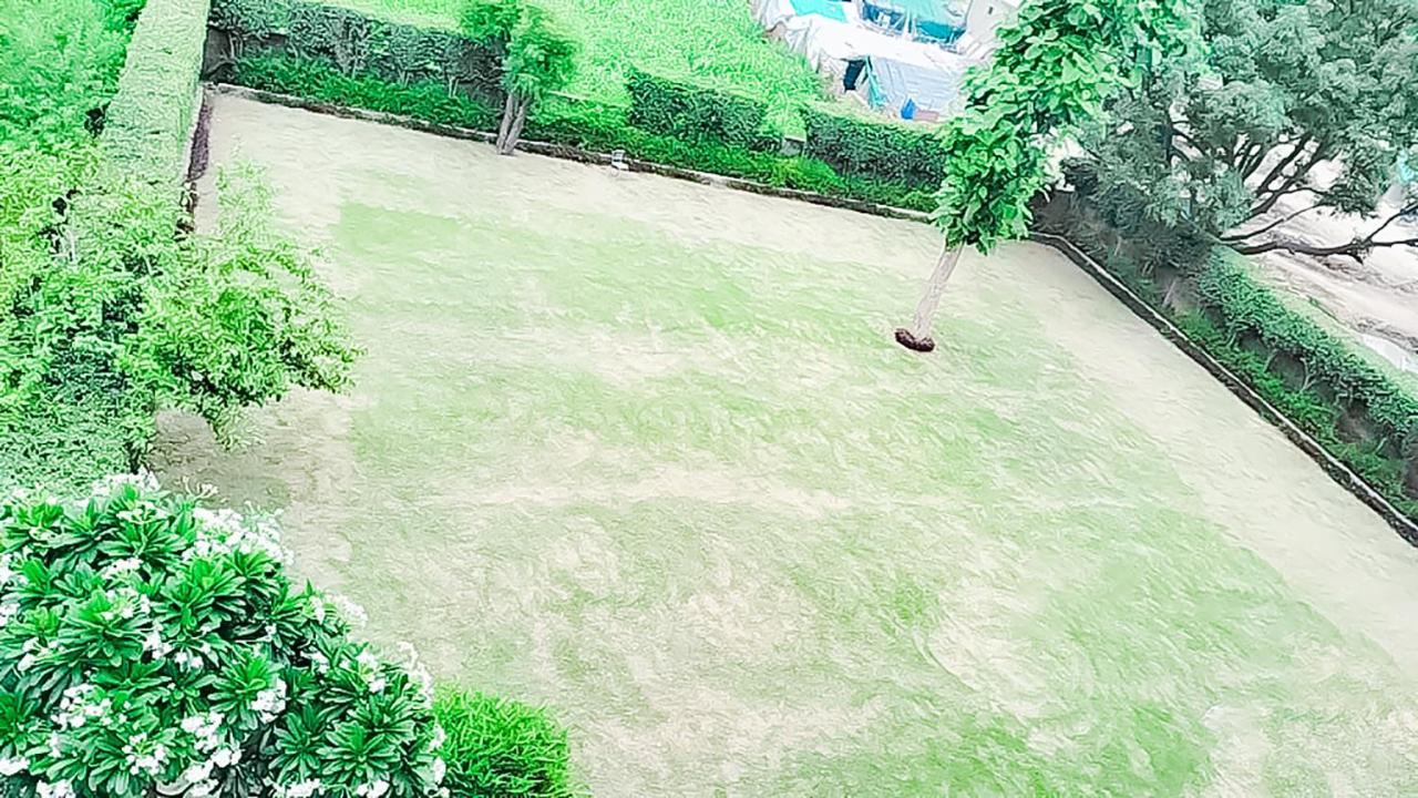 Roomshala 110 Hotel Mulaqaat - Shiv Nadar University Dadri Eksteriør bilde